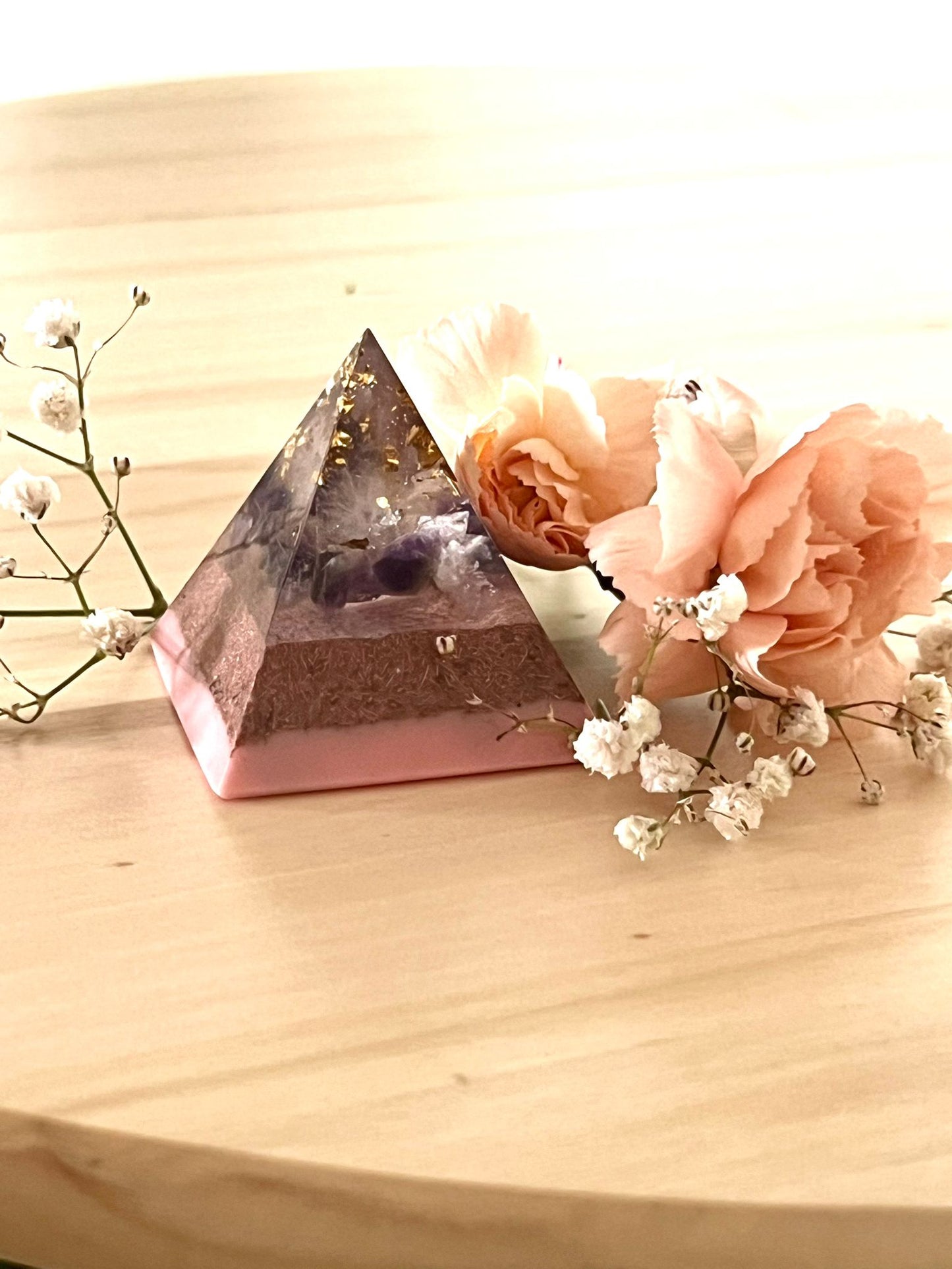 4x4cm Orgonitpyramide Harmonie & Balance inkl. Spirale