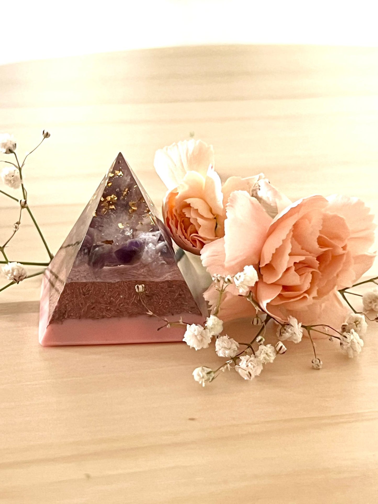 4x4cm Orgonitpyramide Harmonie & Balance inkl. Spirale